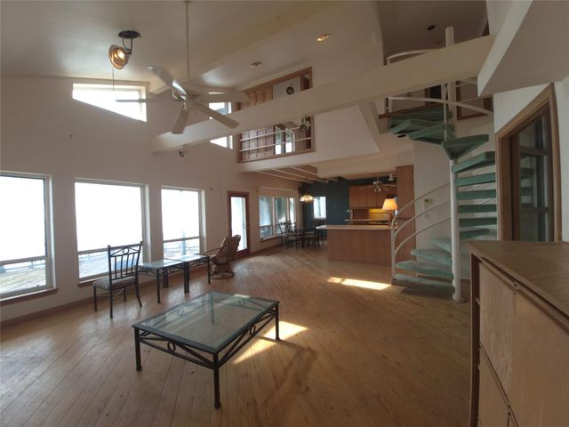 1823 Port O Call Street, Tiki Island, TX 77554