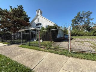 13509 Mackay Street, Hamtramck, MI 48212