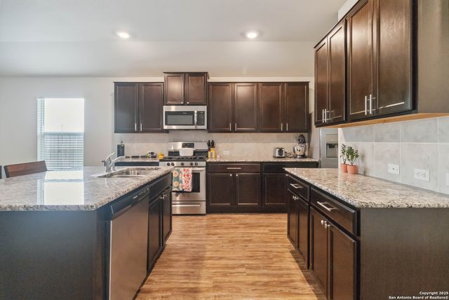 2710 Green Leaf Way, San Antonio, TX 78244