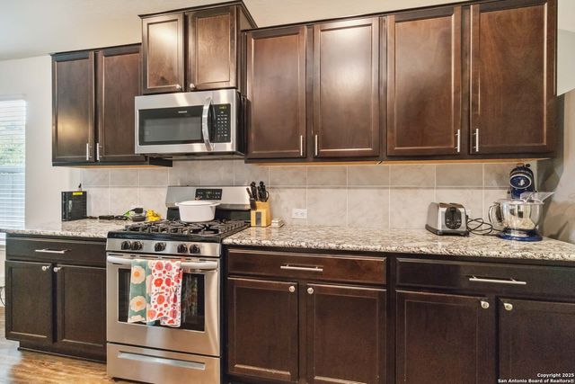 2710 Green Leaf Way, San Antonio, TX 78244