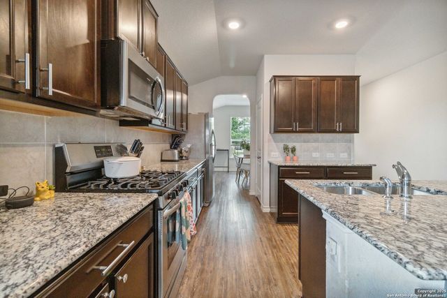 2710 Green Leaf Way, San Antonio, TX 78244