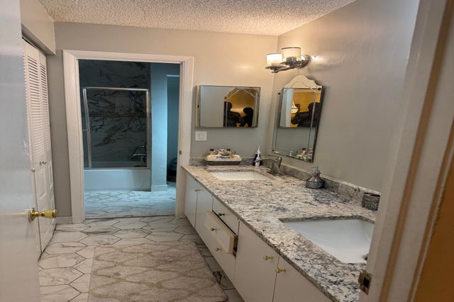 8230 NW 9th Court 6, Plantation, FL 33324