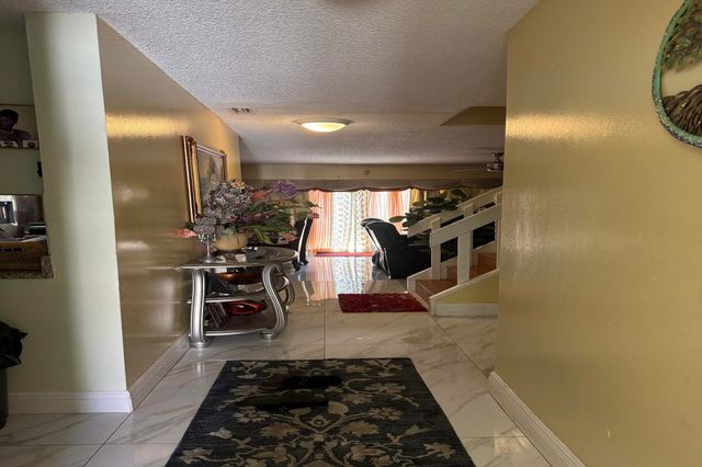 8230 NW 9th Court 6, Plantation, FL 33324