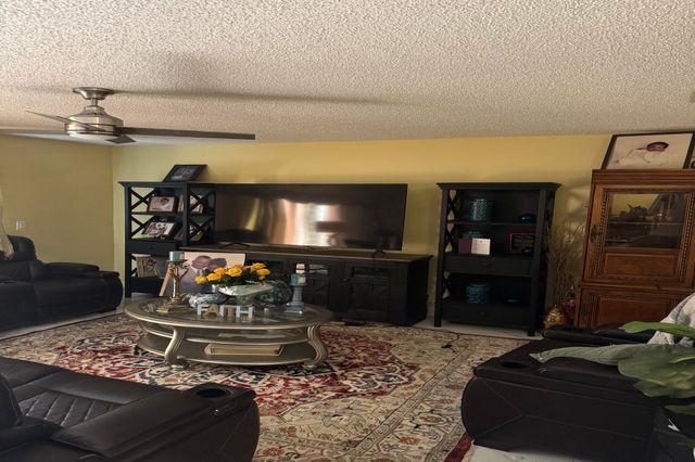8230 NW 9th Court 6, Plantation, FL 33324