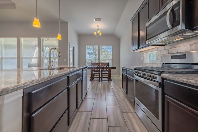 125 Shadow Moss Lane, Rockport, TX 78382