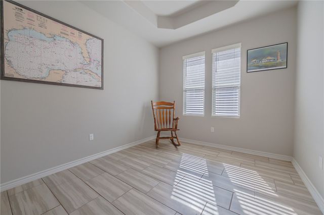 125 Shadow Moss Lane, Rockport, TX 78382