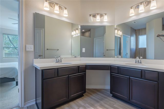 125 Shadow Moss Lane, Rockport, TX 78382