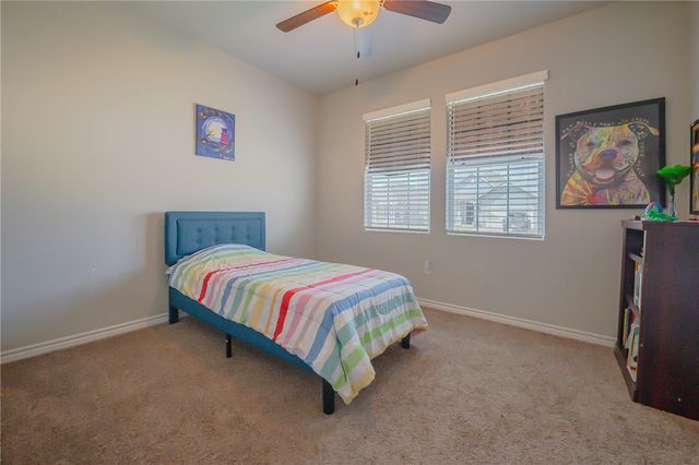 125 Shadow Moss Lane, Rockport, TX 78382