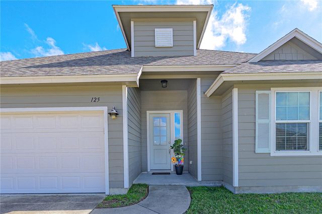 125 Shadow Moss Lane, Rockport, TX 78382