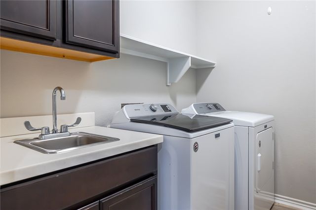 125 Shadow Moss Lane, Rockport, TX 78382