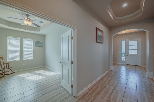 125 Shadow Moss Lane, Rockport, TX 78382