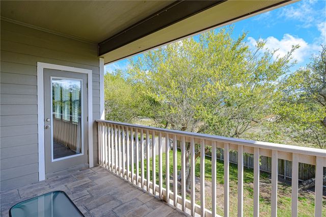 125 Shadow Moss Lane, Rockport, TX 78382