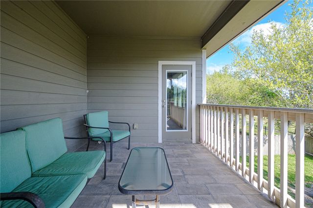 125 Shadow Moss Lane, Rockport, TX 78382