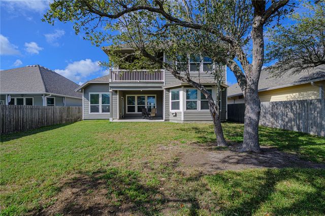 125 Shadow Moss Lane, Rockport, TX 78382