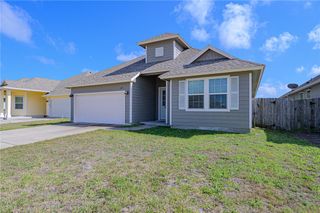 125 Shadow Moss Lane, Rockport, TX 78382