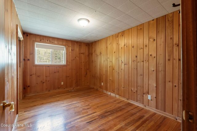 1206 Meadowood RD, Sandpoint, ID 83864
