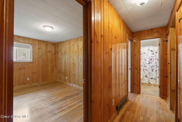 1206 Meadowood RD, Sandpoint, ID 83864