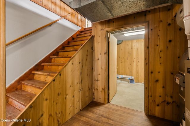 1206 Meadowood RD, Sandpoint, ID 83864