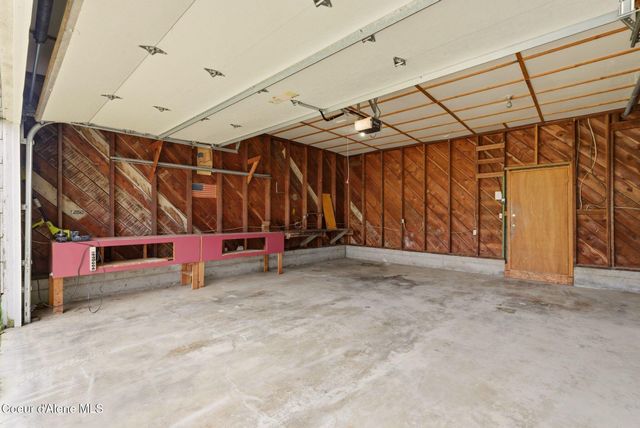 1206 Meadowood RD, Sandpoint, ID 83864