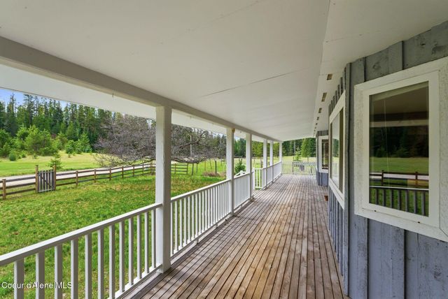 1206 Meadowood RD, Sandpoint, ID 83864