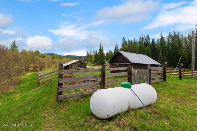 1206 Meadowood RD, Sandpoint, ID 83864
