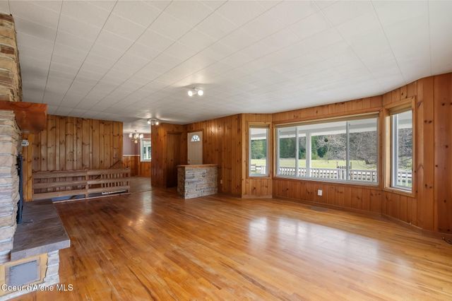 1206 Meadowood RD, Sandpoint, ID 83864