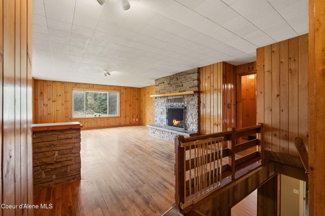 1206 Meadowood RD, Sandpoint, ID 83864