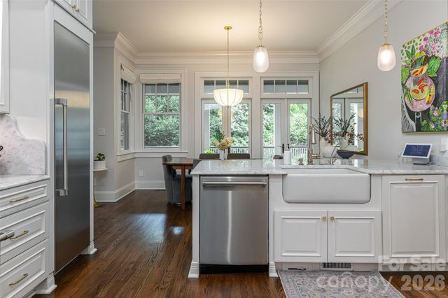 242 Racquet Club Road, Asheville, NC 28803