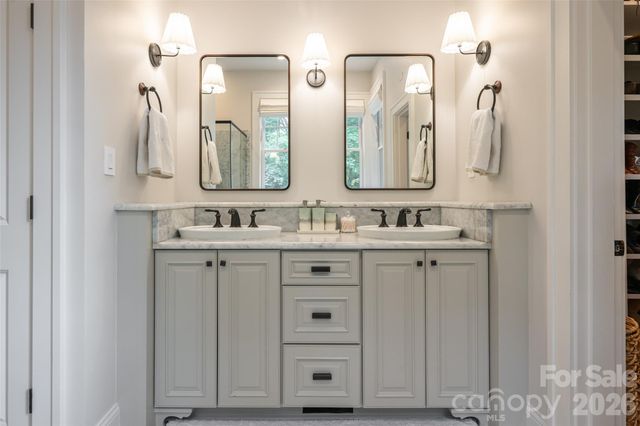 242 Racquet Club Road, Asheville, NC 28803