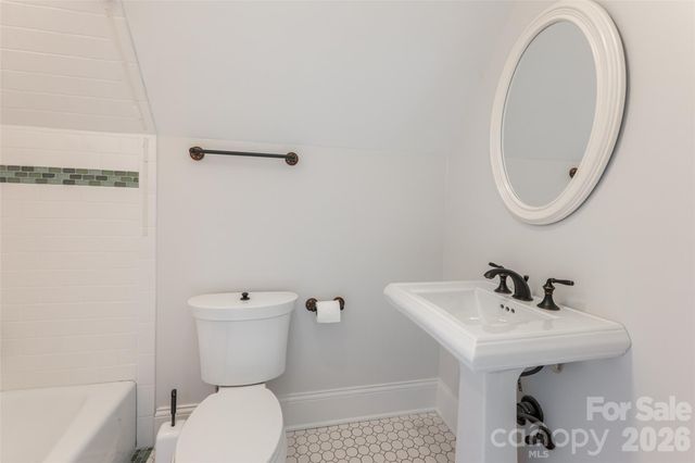 242 Racquet Club Road, Asheville, NC 28803