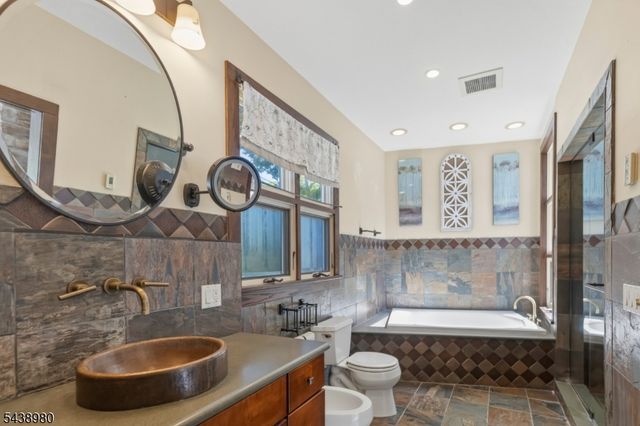 224 Holland Mt Rd, Jefferson Twp., NJ 07438