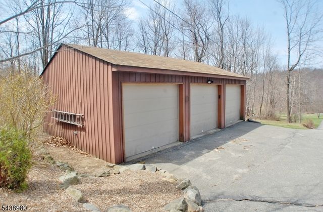 224 Holland Mt Rd, Jefferson Twp., NJ 07438