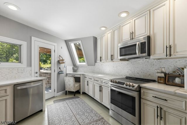 224 Holland Mt Rd, Jefferson Twp., NJ 07438