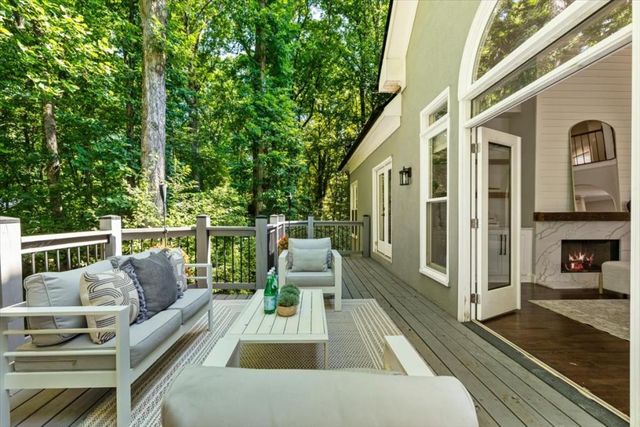 3851 Glenhurst Drive SE, Smyrna, GA 30080