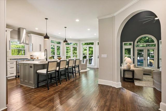3851 Glenhurst Drive SE, Smyrna, GA 30080