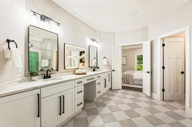 3851 Glenhurst Drive SE, Smyrna, GA 30080