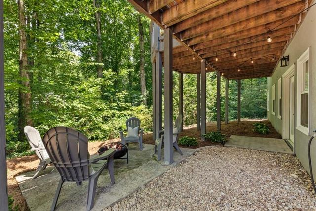3851 Glenhurst Drive SE, Smyrna, GA 30080