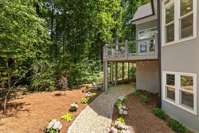 3851 Glenhurst Drive SE, Smyrna, GA 30080