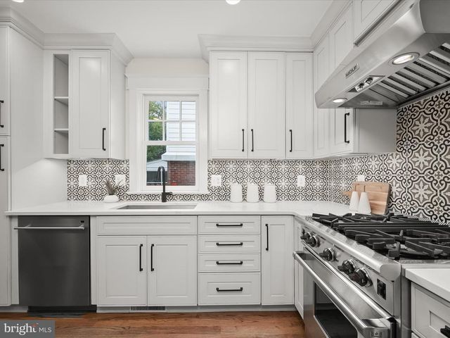 3118 17TH ST N, Arlington, VA 22201