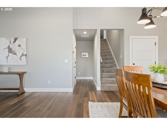 3297 KORBEL St, Eugene, OR 97404