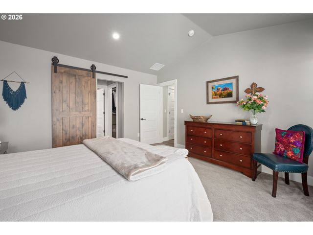 3297 KORBEL St, Eugene, OR 97404