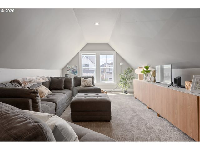 3297 KORBEL St, Eugene, OR 97404