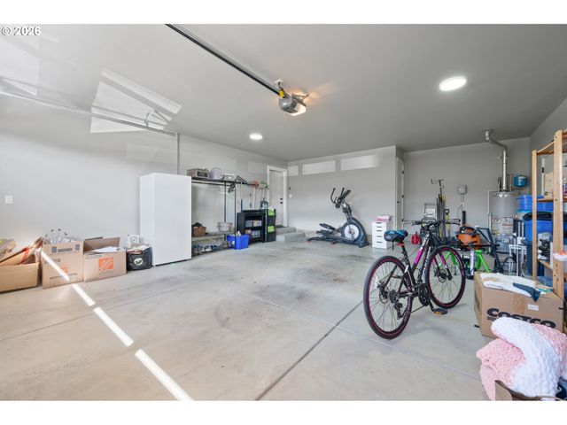 3297 KORBEL St, Eugene, OR 97404