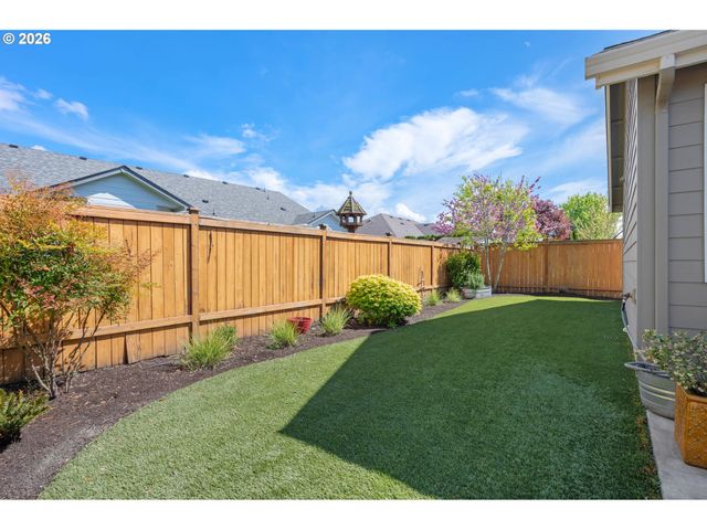 3297 KORBEL St, Eugene, OR 97404