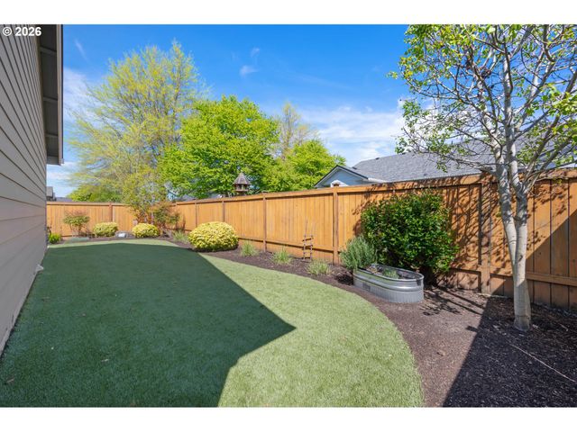 3297 KORBEL St, Eugene, OR 97404