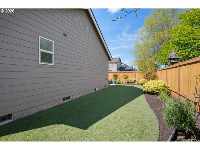 3297 KORBEL St, Eugene, OR 97404