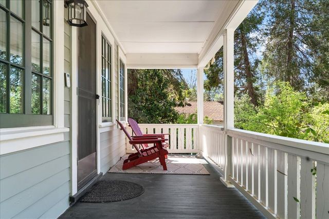 10041 Greenwood Rd, Grass Valley, CA 95945