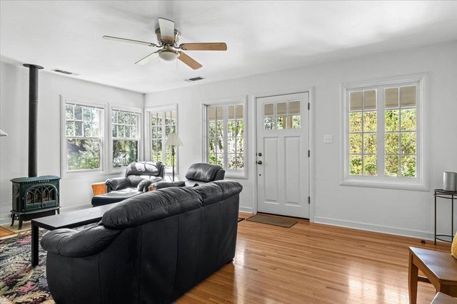 10041 Greenwood Rd, Grass Valley, CA 95945