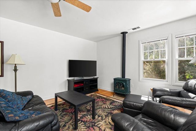 10041 Greenwood Rd, Grass Valley, CA 95945