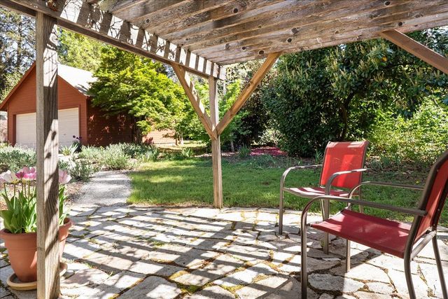 10041 Greenwood Rd, Grass Valley, CA 95945